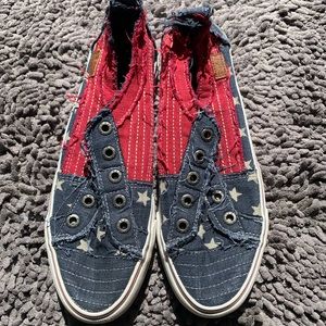 Blowfish size 10 American flag pattern casual sneaker